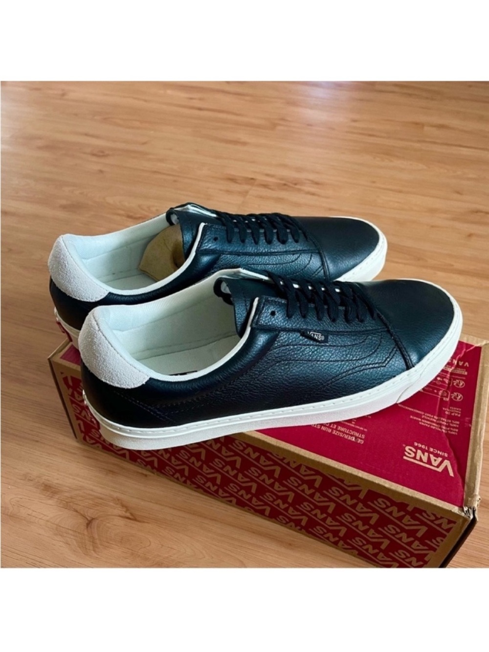 Vans Old Skool Lux Shoes
Black Leather Mens 12.0 US - Picture 11 of 13